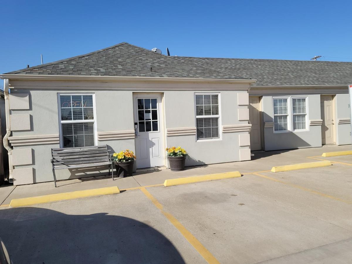 Best Inn Motel Salina Exterior photo