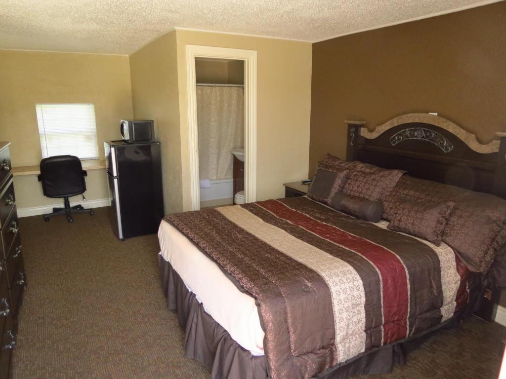 Best Inn Motel Salina Room photo